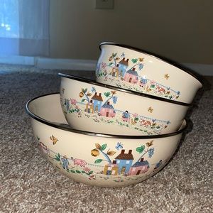 International Heartland Enamel Nesting Bowls